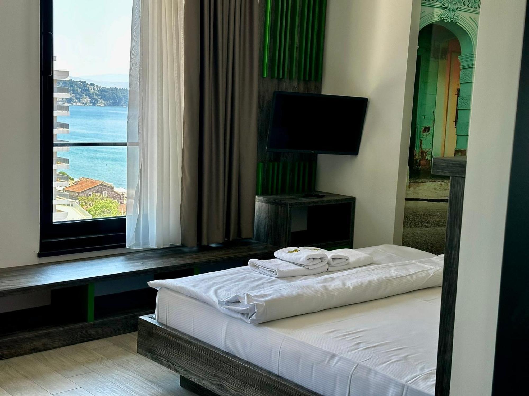 Hotel Del Medio Sutomore Luaran gambar