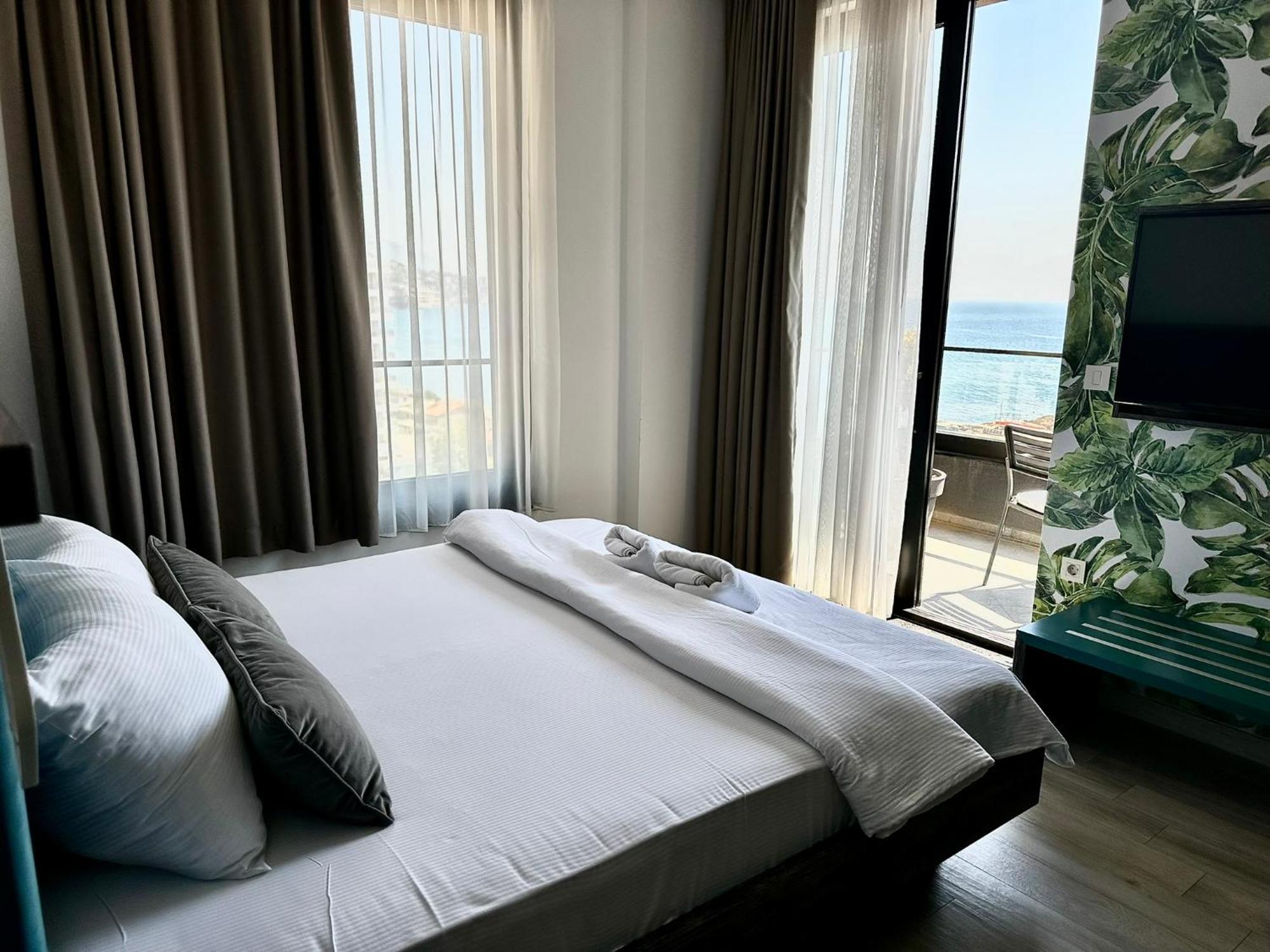 Hotel Del Medio Sutomore Luaran gambar