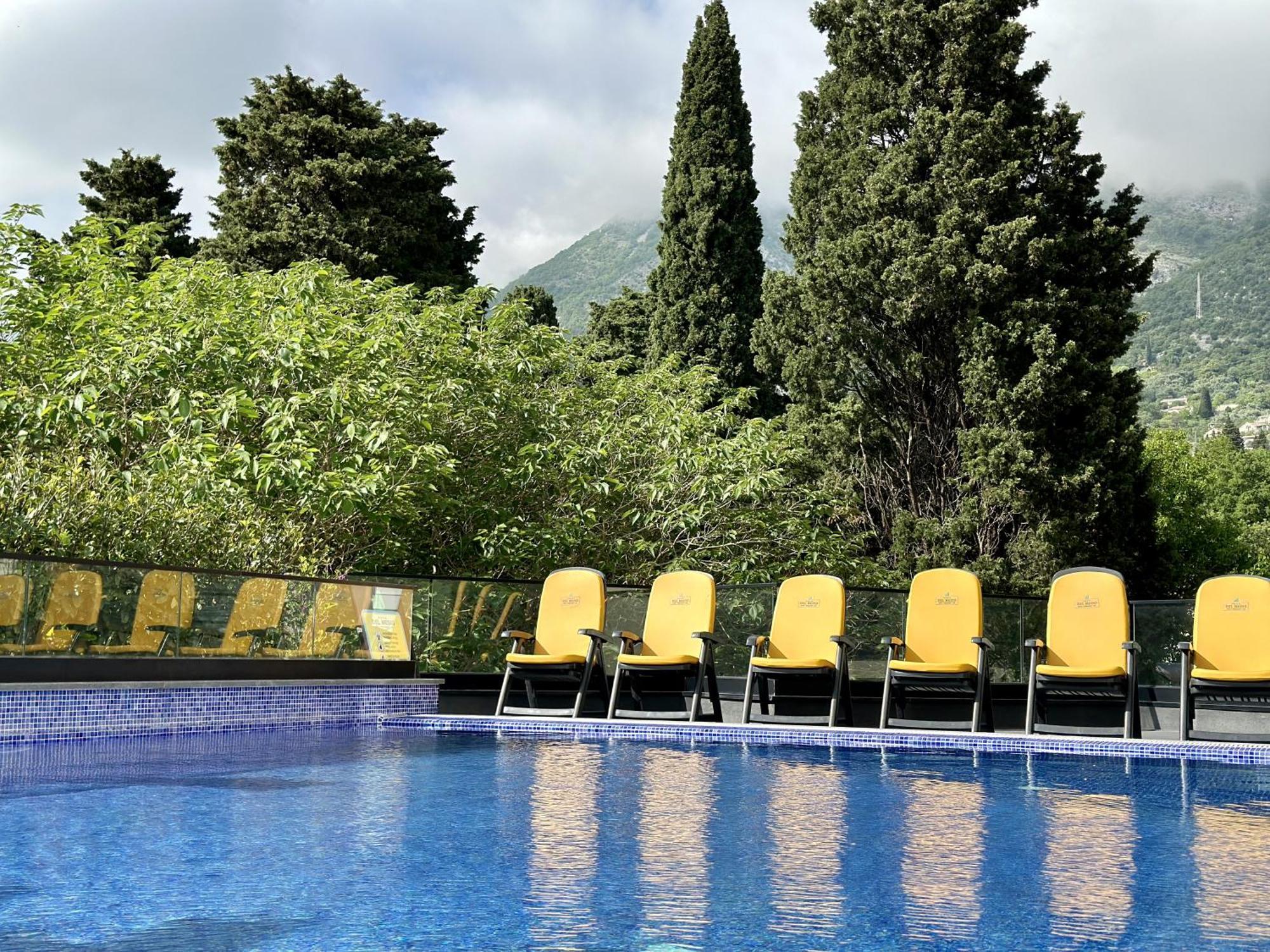 Hotel Del Medio Sutomore Luaran gambar